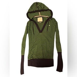 American Eagle Outfitters Green and Black V-Neck Sweater